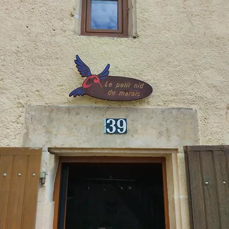 Holiday home Le Petit Nid Du Marais Le Vanneau-Irleau