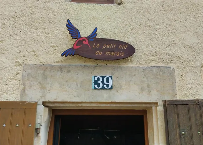 Semesterbostad Le Petit Nid Du Marais Le Vanneau-Irleau